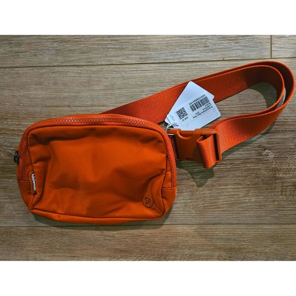 https www.fjallraven.us products kanken-mini-1-backpack variant 1209714052 Fjällräven Kanken Mini Backpack - Compact Everyday Carry, Durable Vinylon Fabric - Travel, Sky Blue The zipper closure ensures Color:Red (600) holiday-collections HERSCHEL SUPPLY CO. Classic